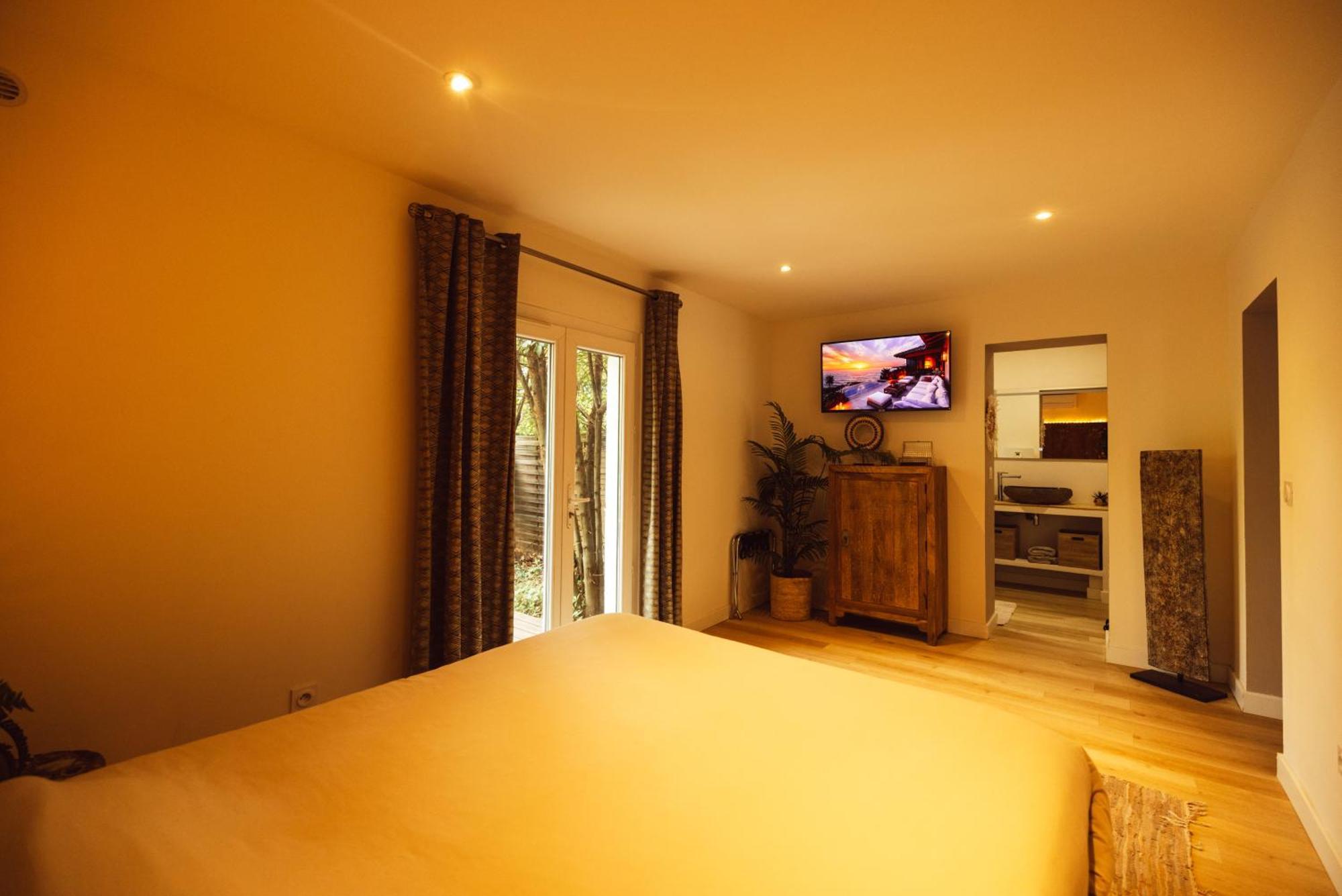 Suite And Spa La Perla Bianca Grabels 外观 照片